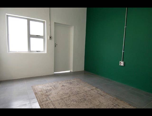 2 BEDROOM PROPERTY TO RENT IN WOODSTOCK